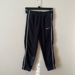 Boys Nike fuzzy fleece sweatpants 7